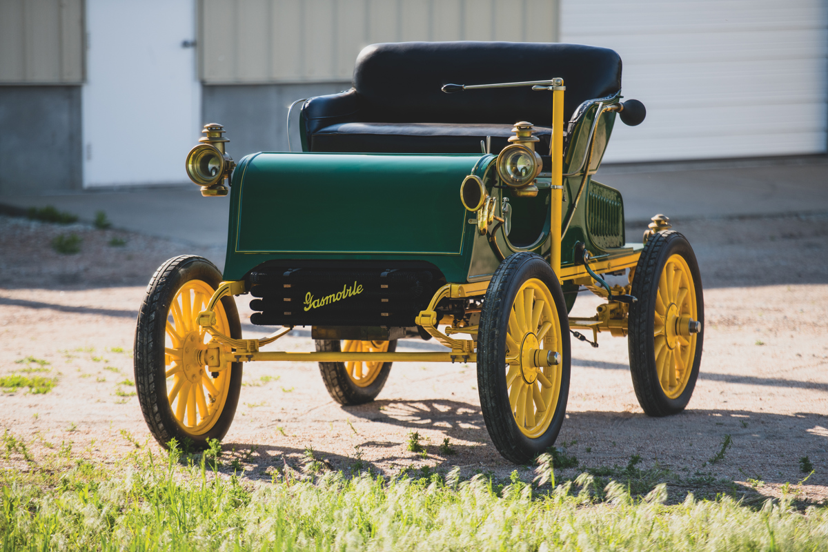 1902 Gasmobile Stanhope offered at RM Auctions’ Hershey live auction 2019